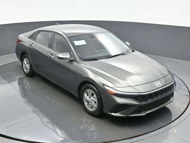 New 2026 Gray Hyundai SE image 14