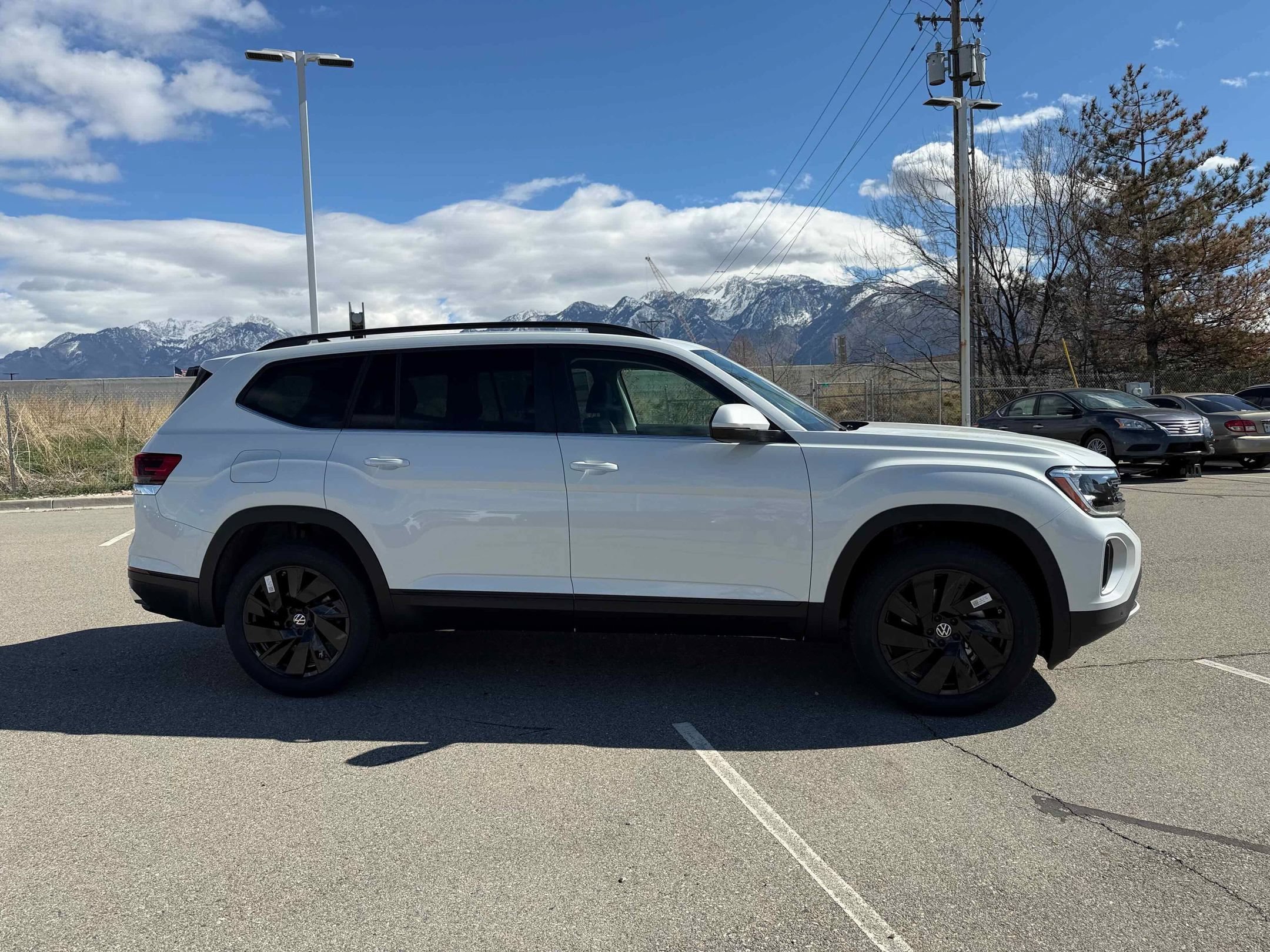 New 2026 Opal White Volkswagen 2.0T SE w/Technology image 9