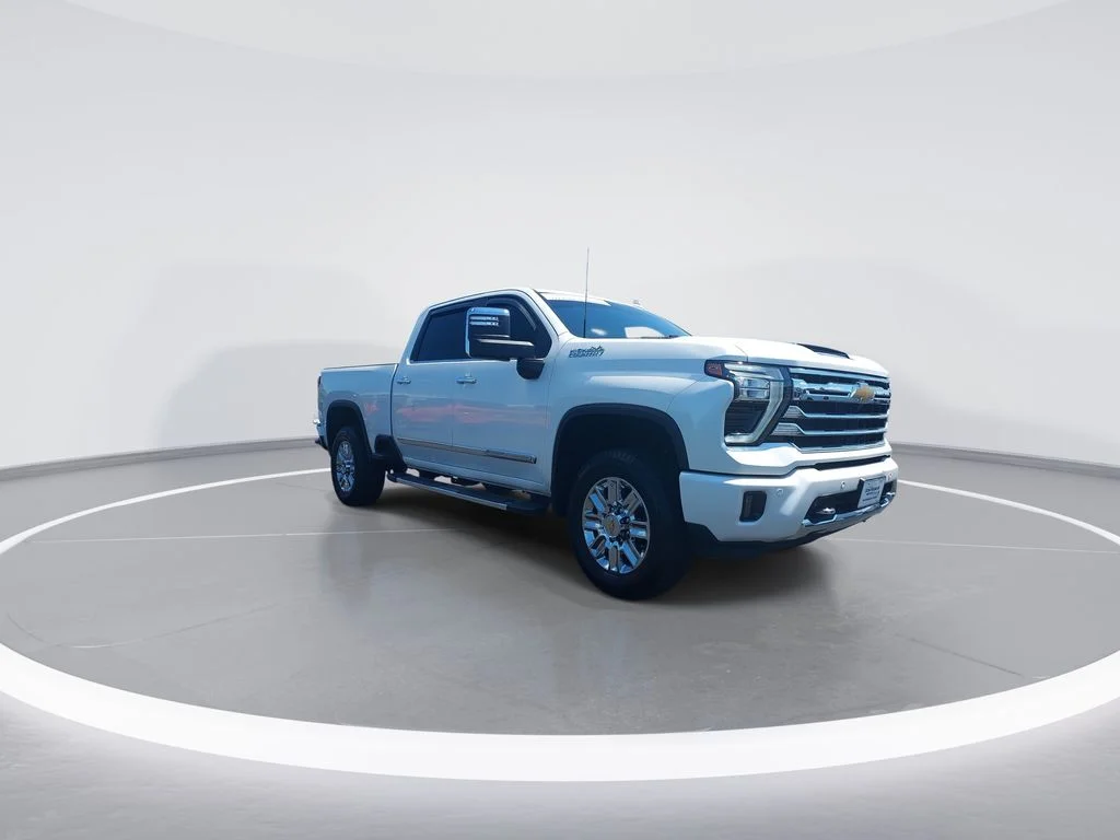 Used 2024 Beige Chevrolet High Country image 2