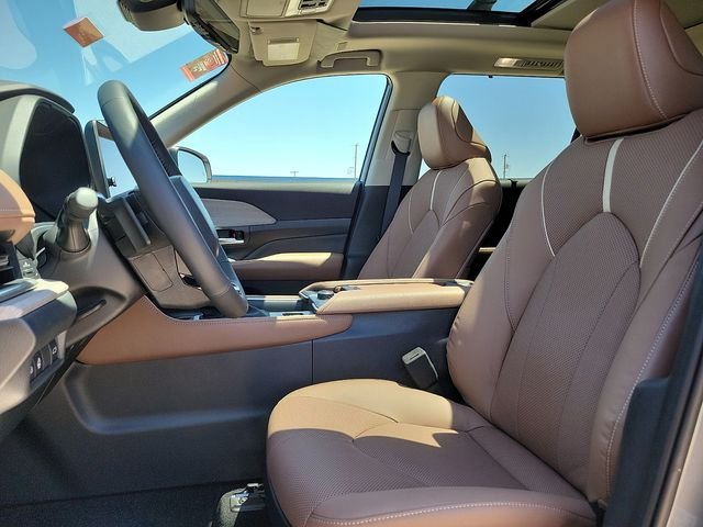 Used 2025 Gray Toyota Platinum image 12