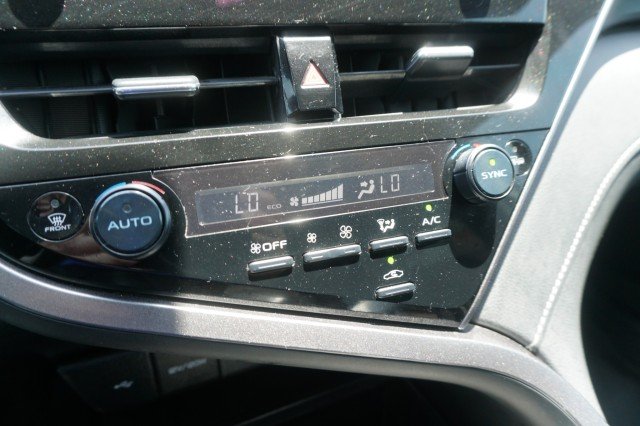 Used 2024  Toyota SE image 27