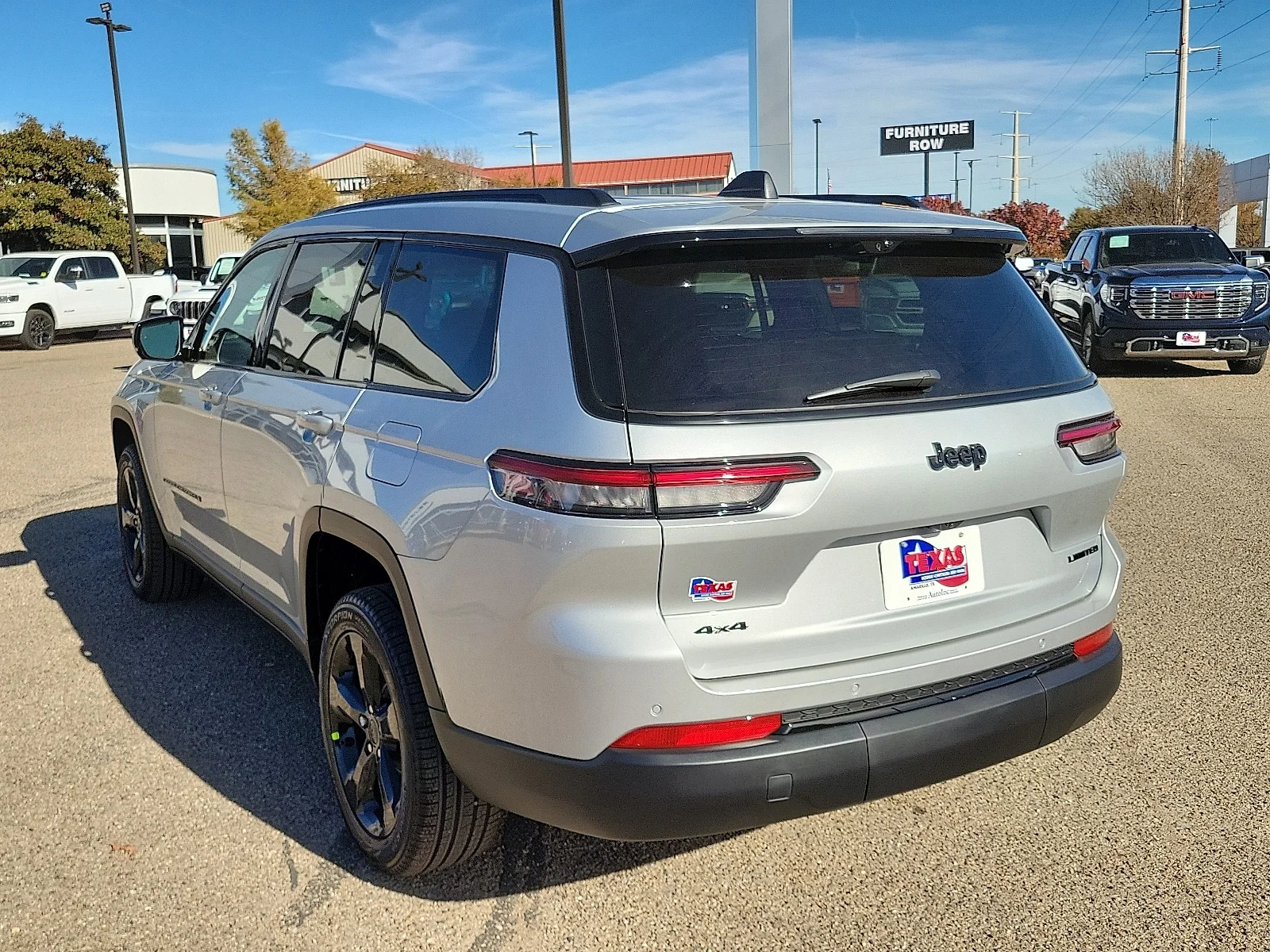 New 2025 Silver Zynith Jeep L LIMITED 4X4 image 3