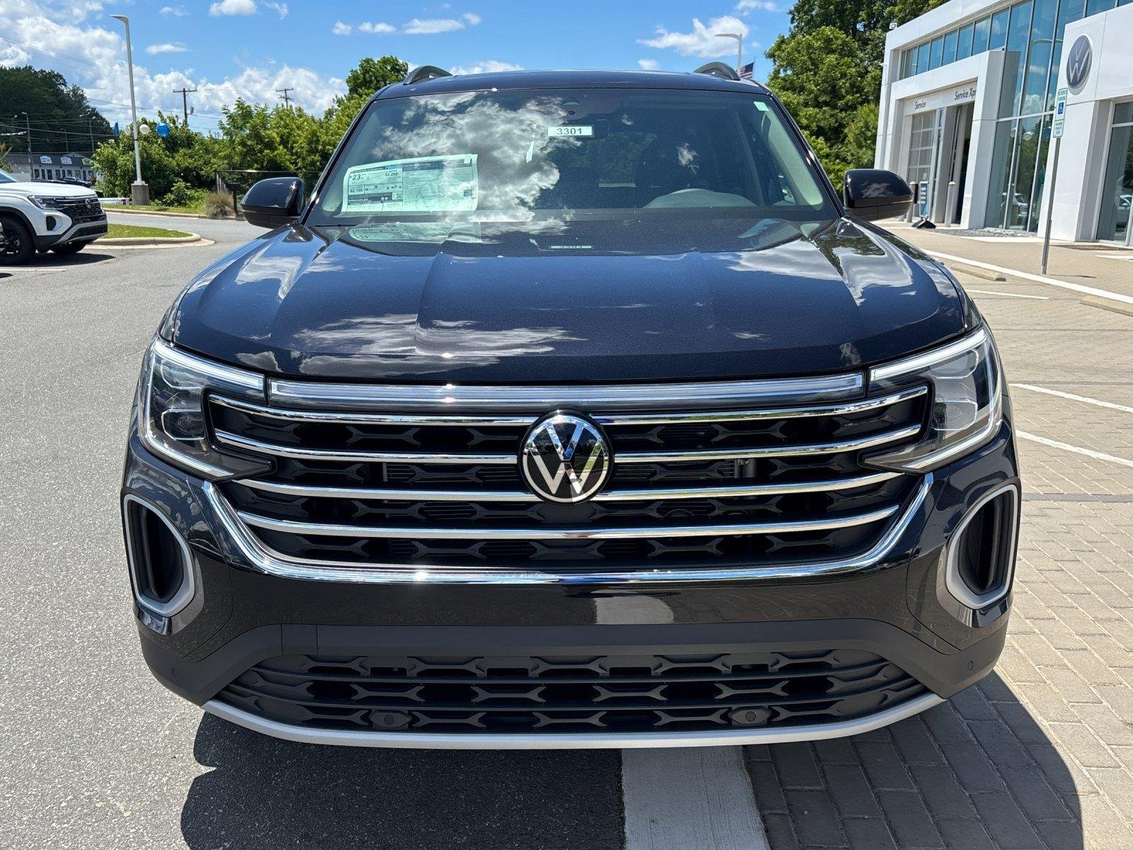 New 2026 deep black pearl Volkswagen 2.0T SE w/Technology image 8