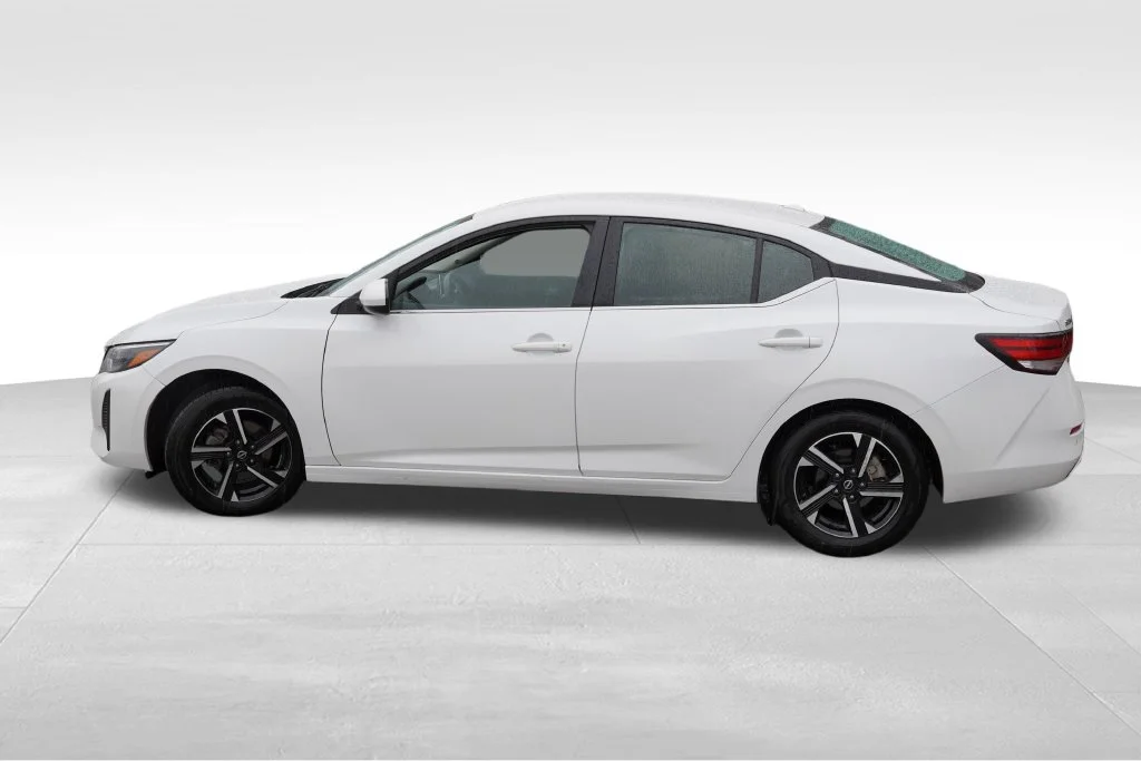 Used 2025 Aspen White Tricoat Nissan SV image 9