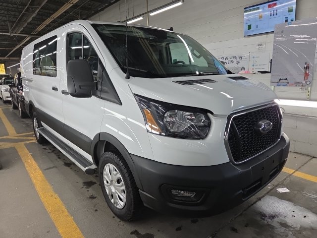 Used 2025 White Ford Base image 1