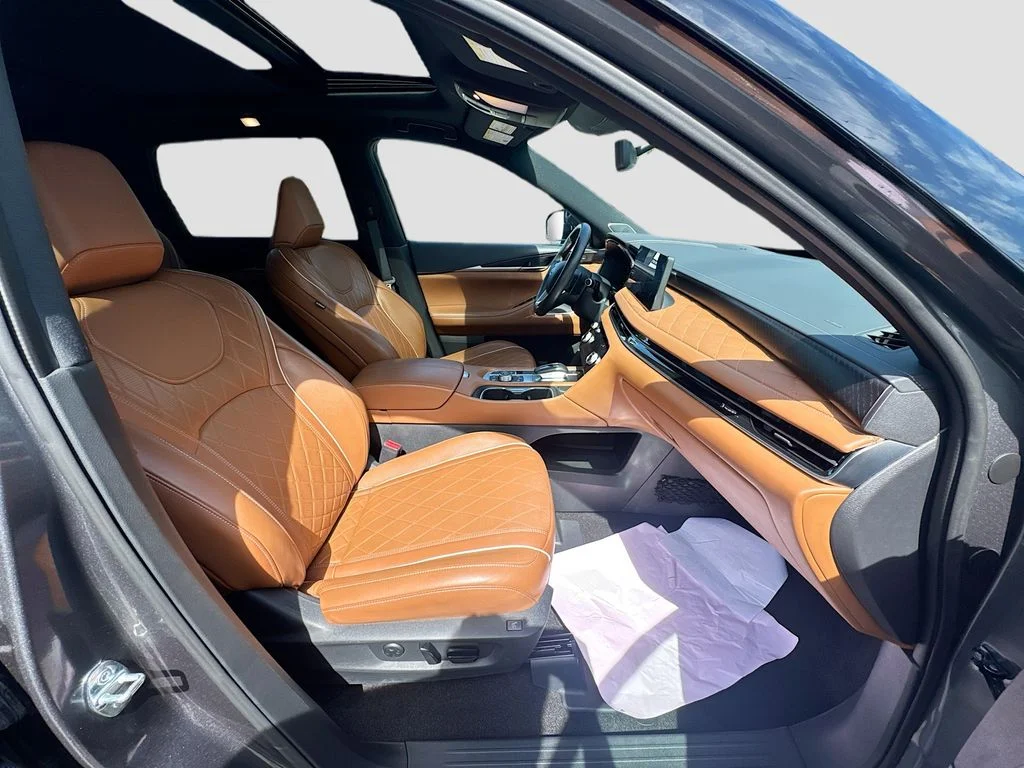 Certified Used 2023 Gray INFINITI Autograph image 32