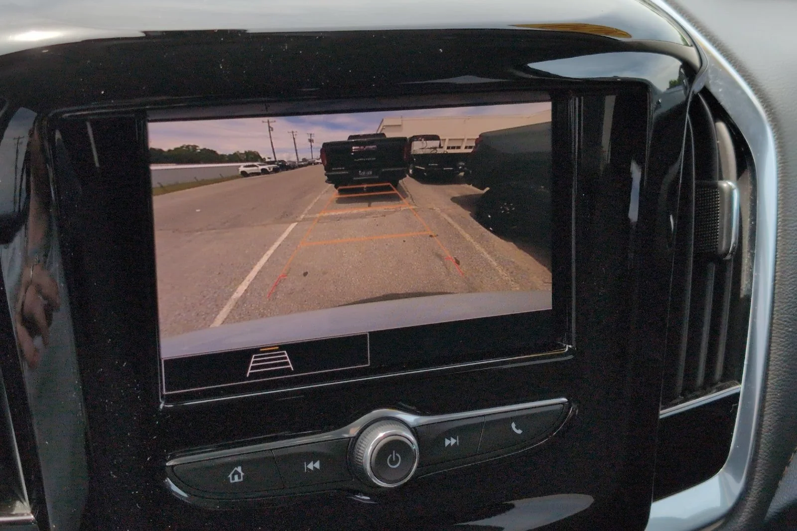 Used 2020 SUMMIT WHITE Chevrolet LS image 21