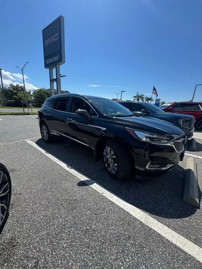 Used 2019 Includes Spectra Gray lower exterior accent color.) Buick Avenir image 4