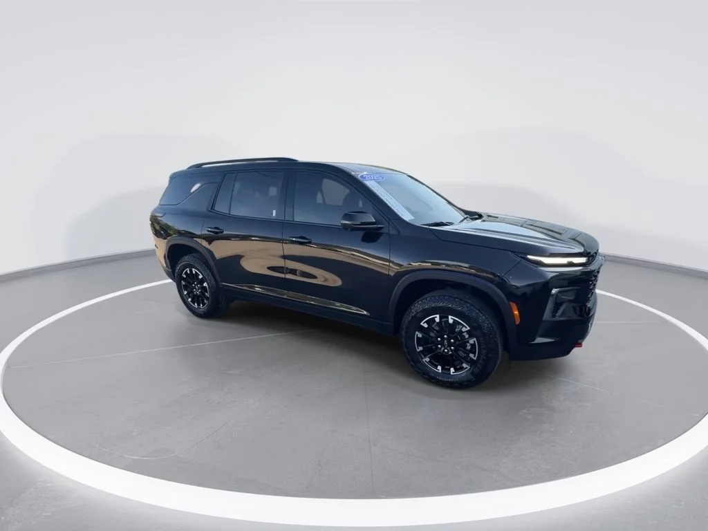Used 2025 Black Chevrolet Z71 image 2