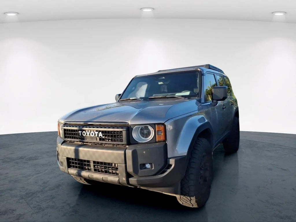 Used 2025 Gray Toyota 1958 image 4