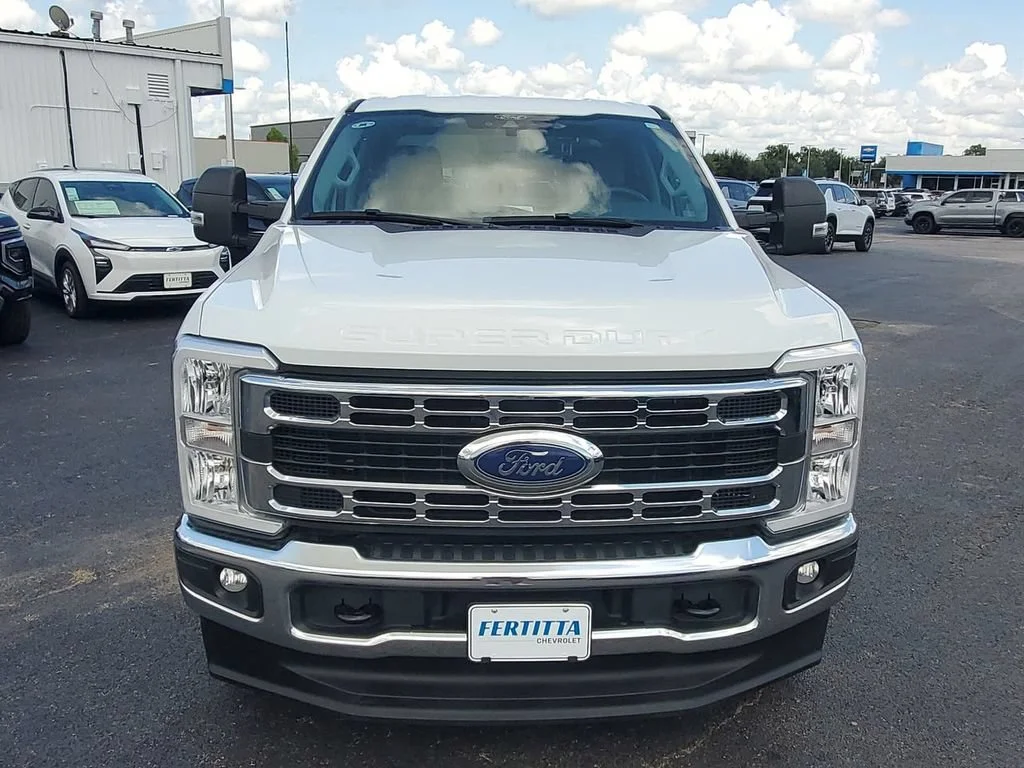 Used 2025 White Ford XL image 35