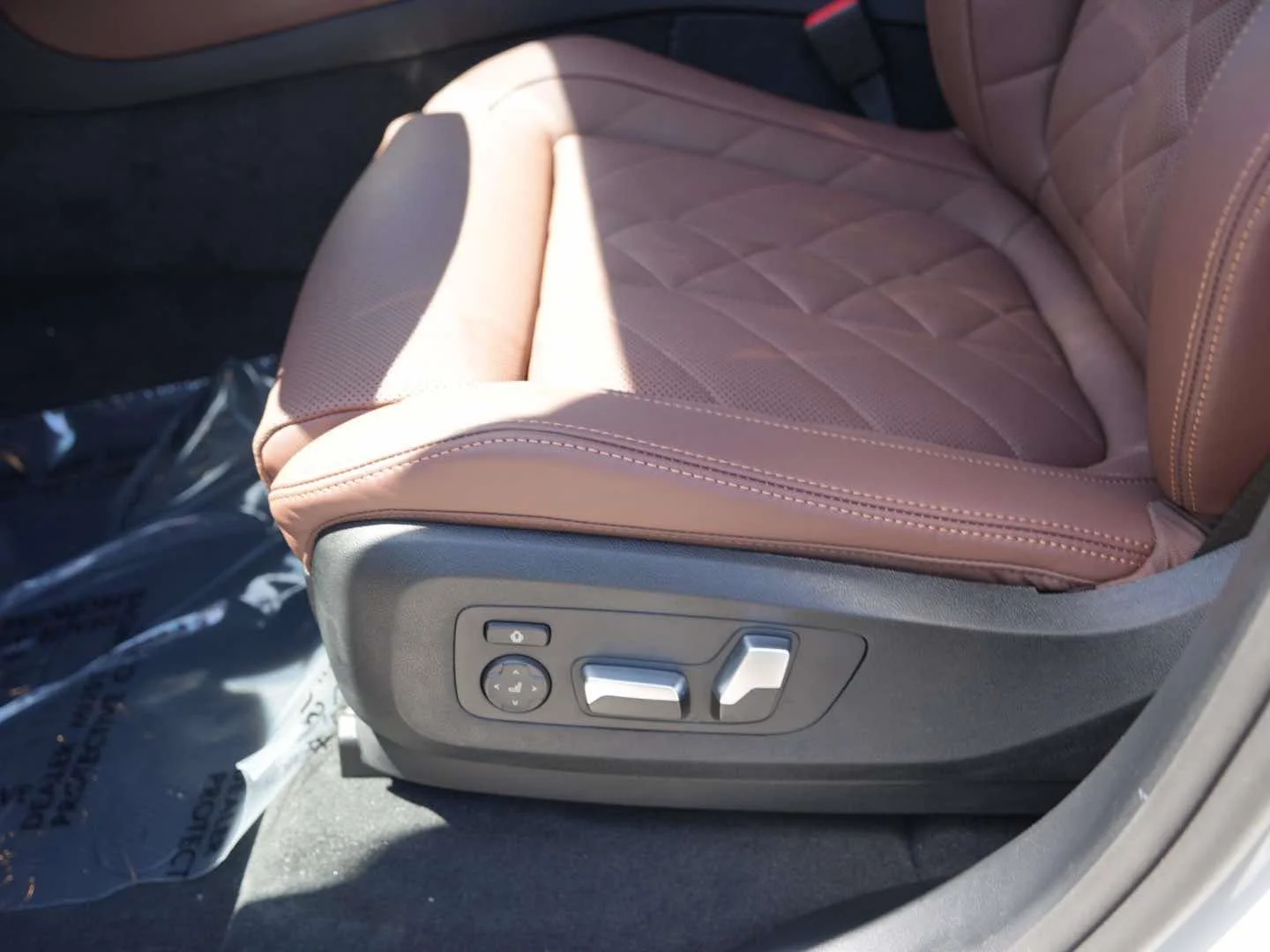New 2026 Mineral White Metallic BMW sDrive40i image 14