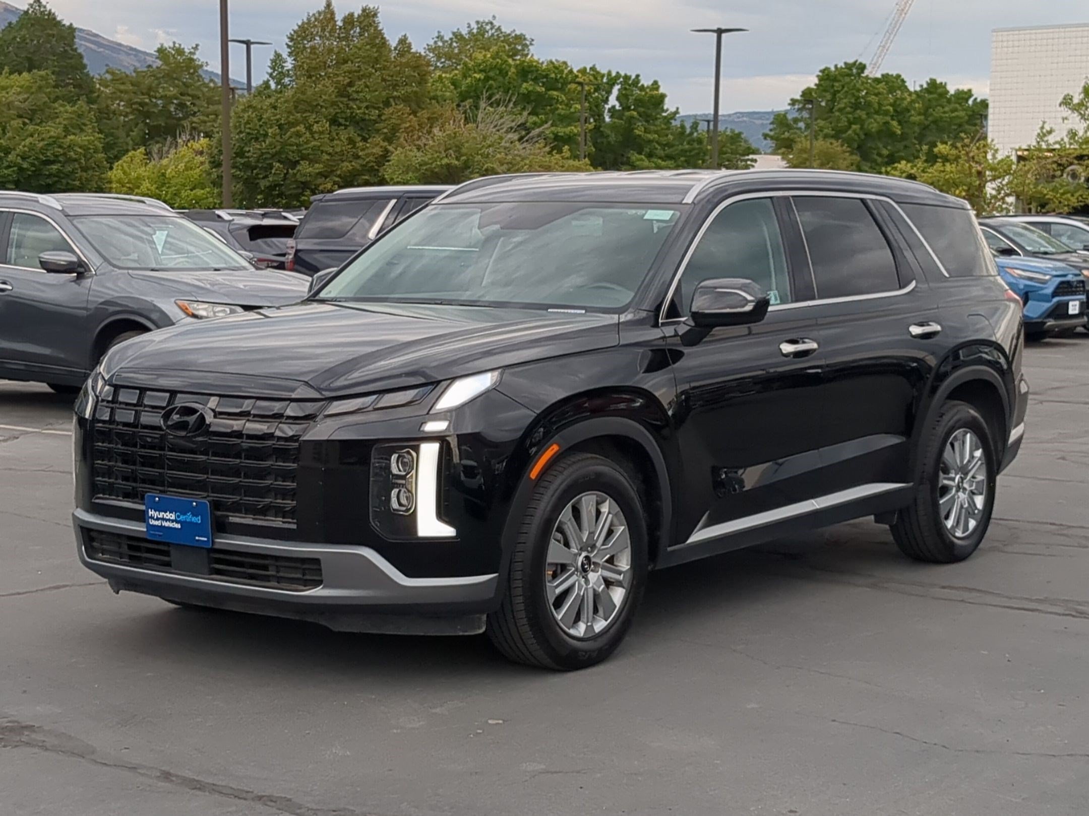 Used 2025 Abyss Black Pearl Hyundai SEL image 8
