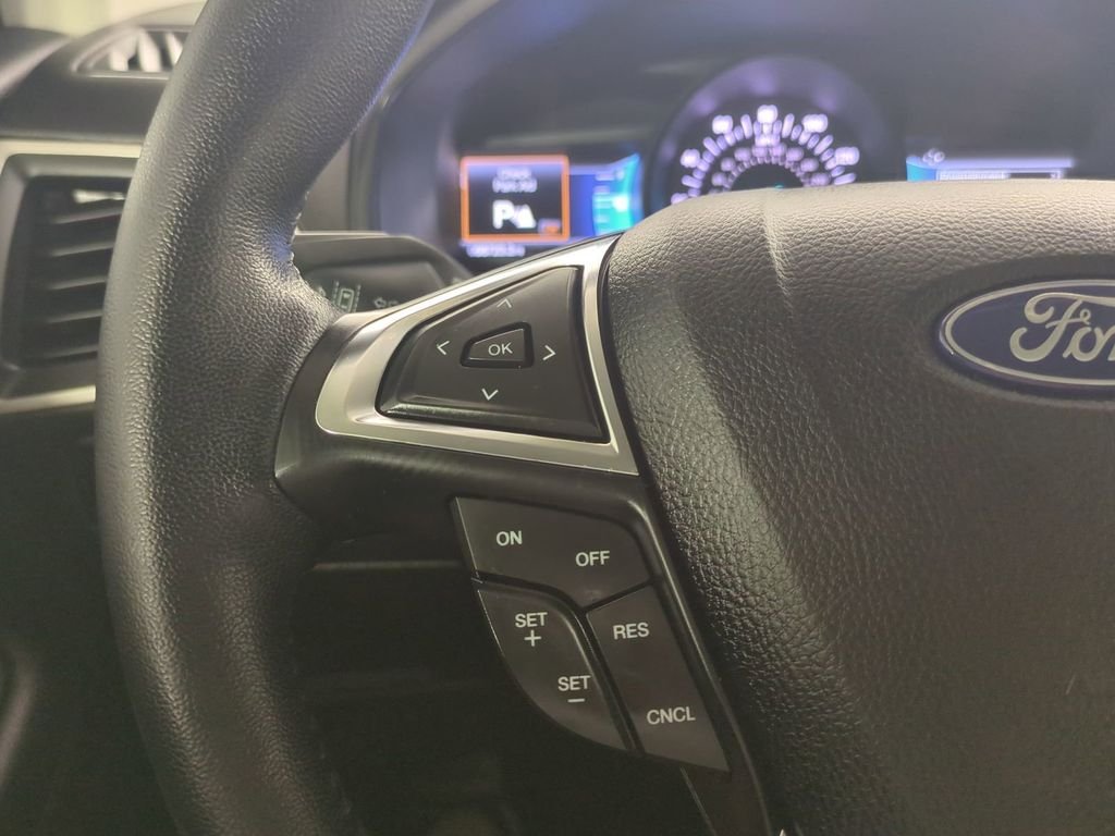 Used 2022 White Ford SEL image 32
