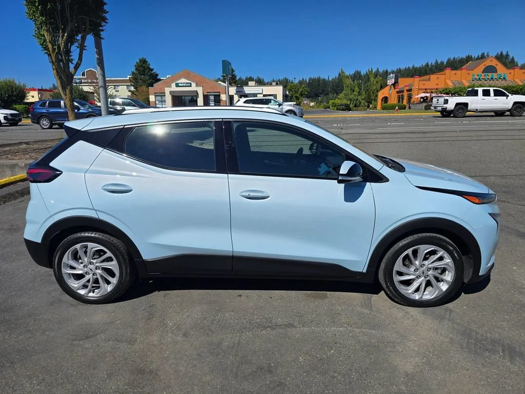 Used 2022 ICE BLUE METALLIC Chevrolet LT image 8
