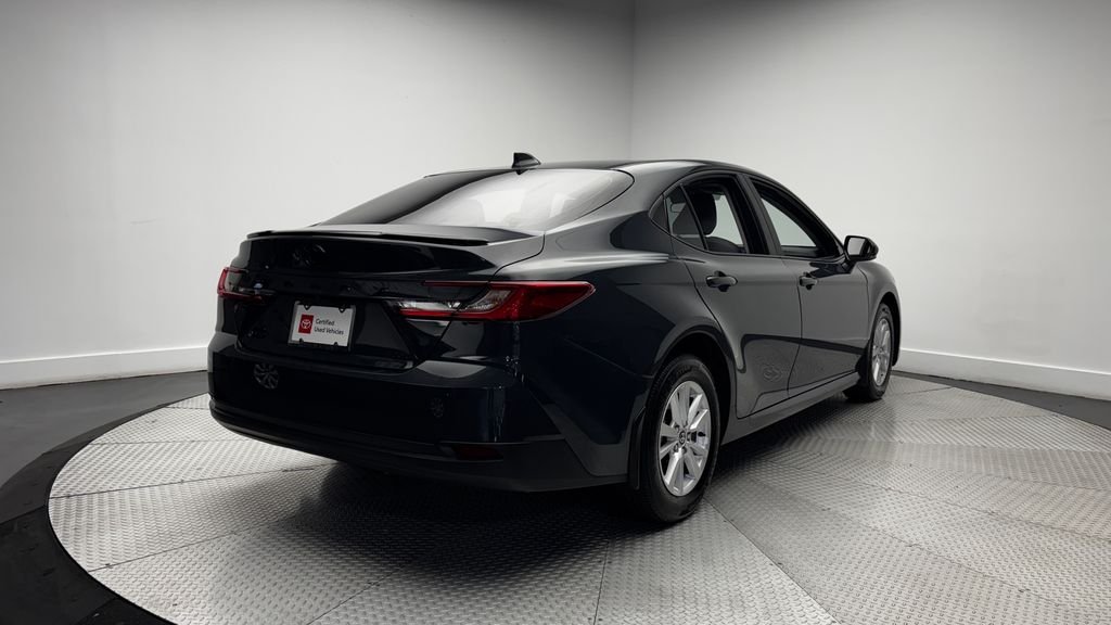 Used 2025  Toyota LE image 36