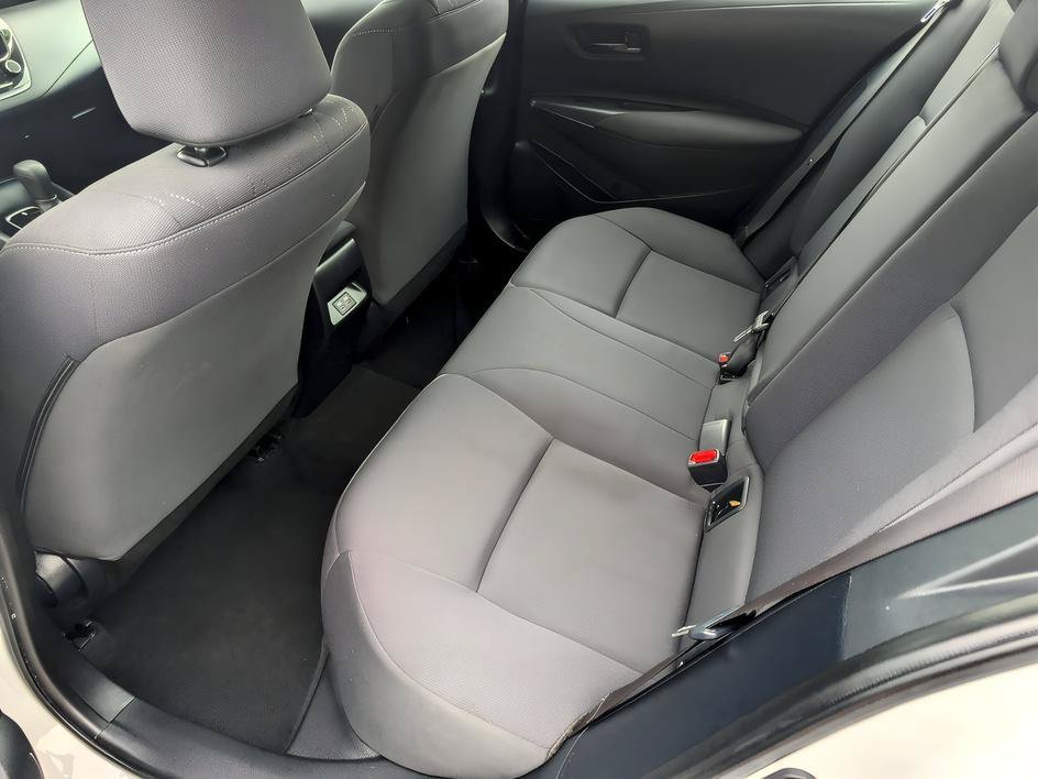 Used 2024 Ice Toyota LE image 11