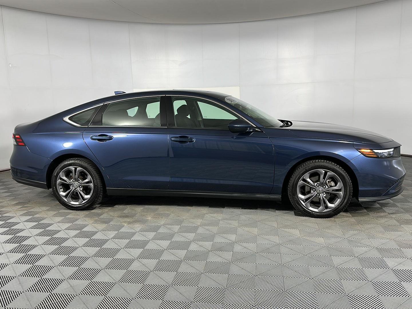 Used 2023 Canyon River Blue Metallic Honda EX image 23