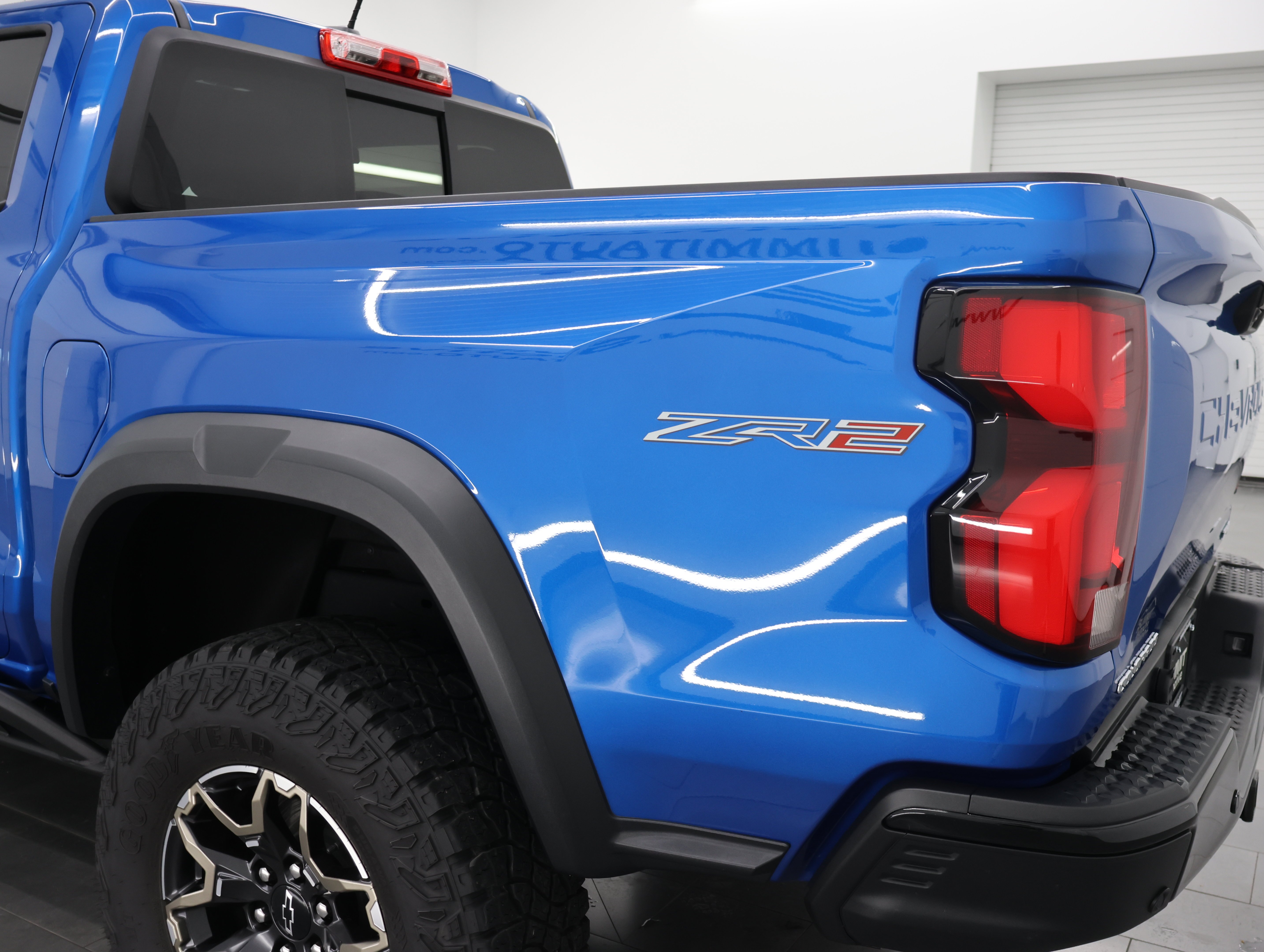 Used 2023 Glacier Blue Metallic Chevrolet 4x4 Crew Cab ZR2: CREW-SHORT-ZR2 CONVENIENCE III-HEATED SEATS-4WD-1 OWNER image 32