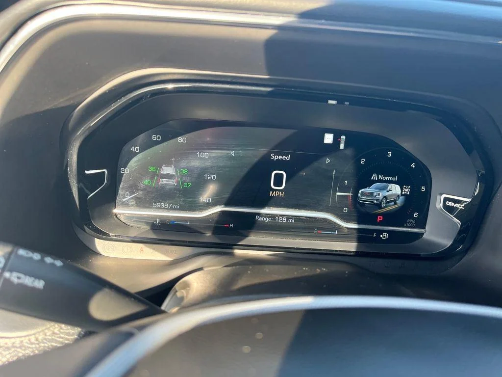 2023 GMC Yukon Denali - Photo 9