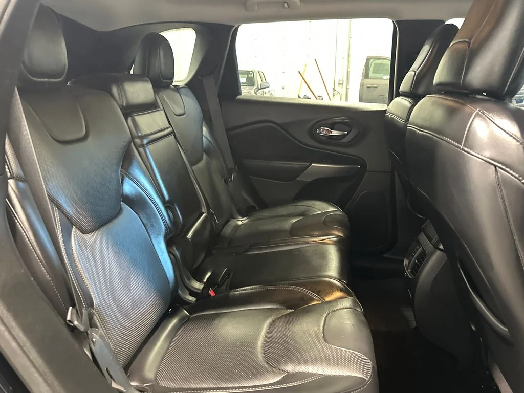 Used 2019 Black Jeep Limited image 33