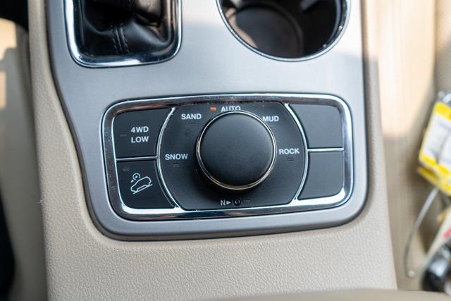 Used 2021 White Jeep Limited image 33
