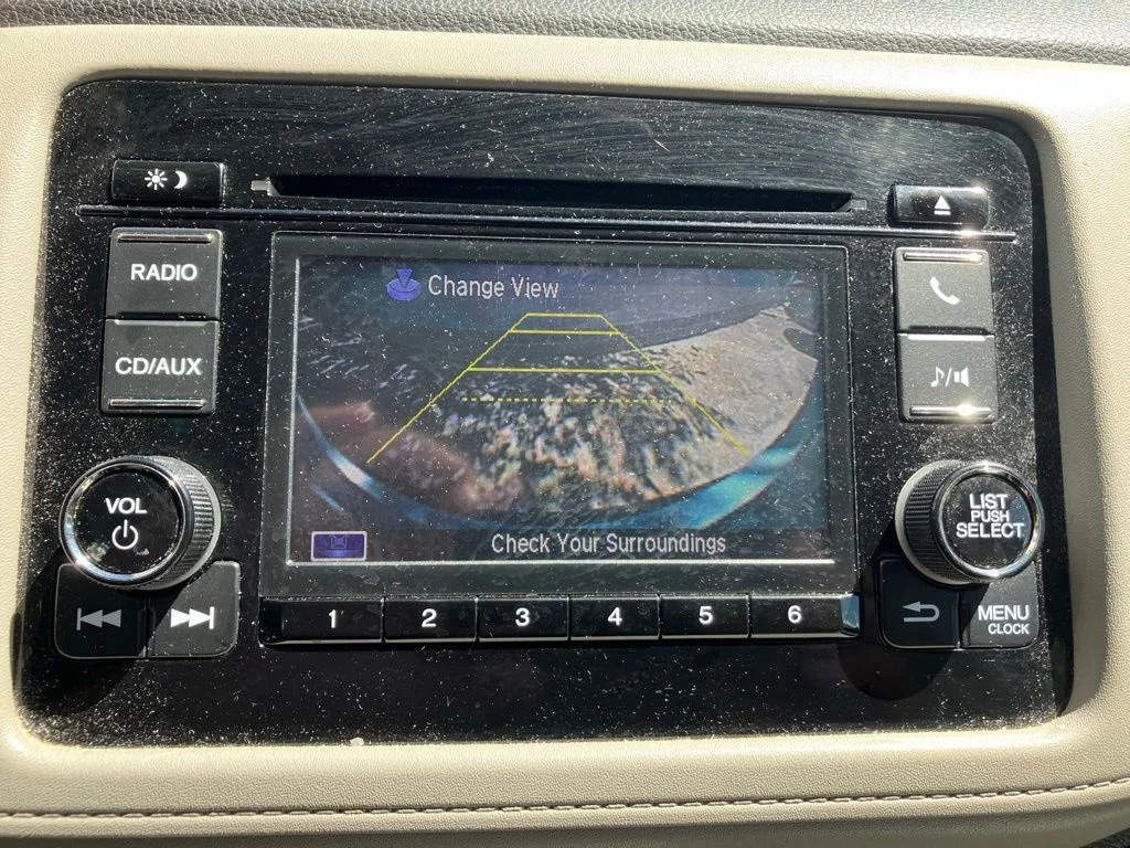 Used 2016  Honda LX image 14