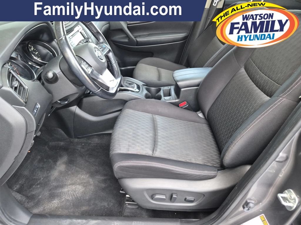 Used 2020 Gray Nissan SV image 9