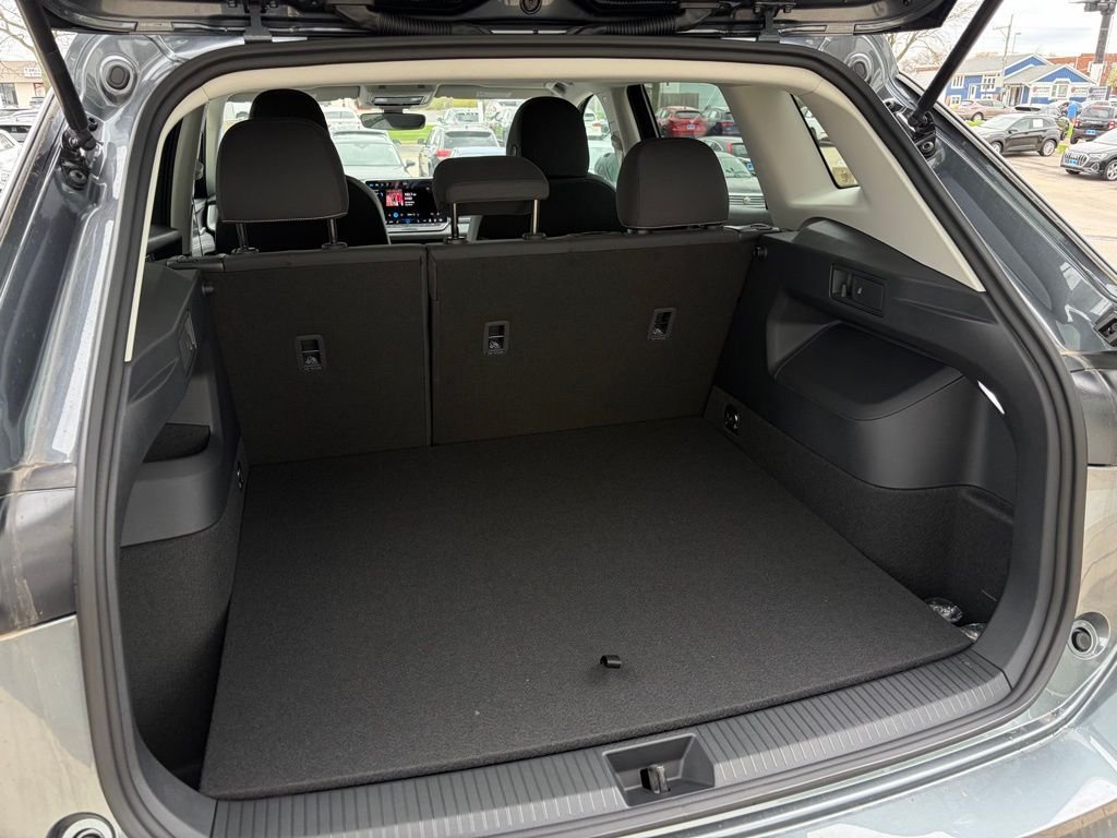 New 2026 Platinum Gray Metallic Volkswagen 2.0T S image 29