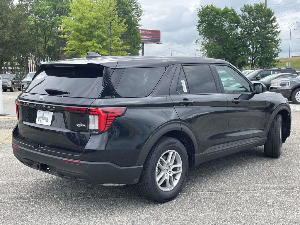 New 2026 Agate Black Metallic Ford Active 100A image 3
