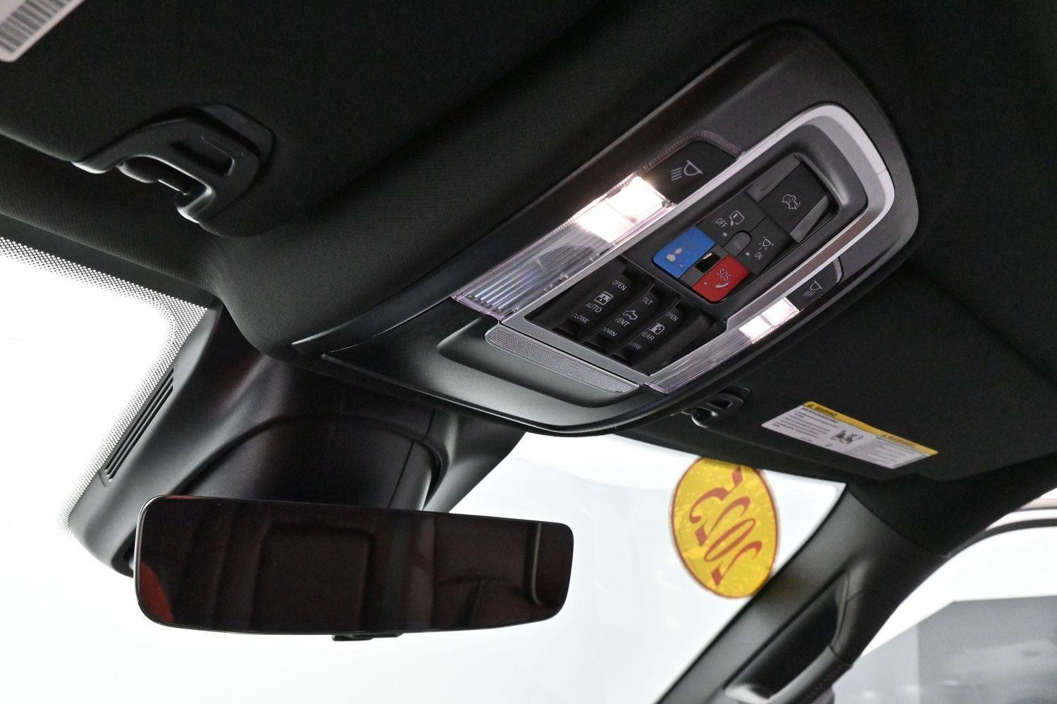 Used 2025 White Ram Limited image 27