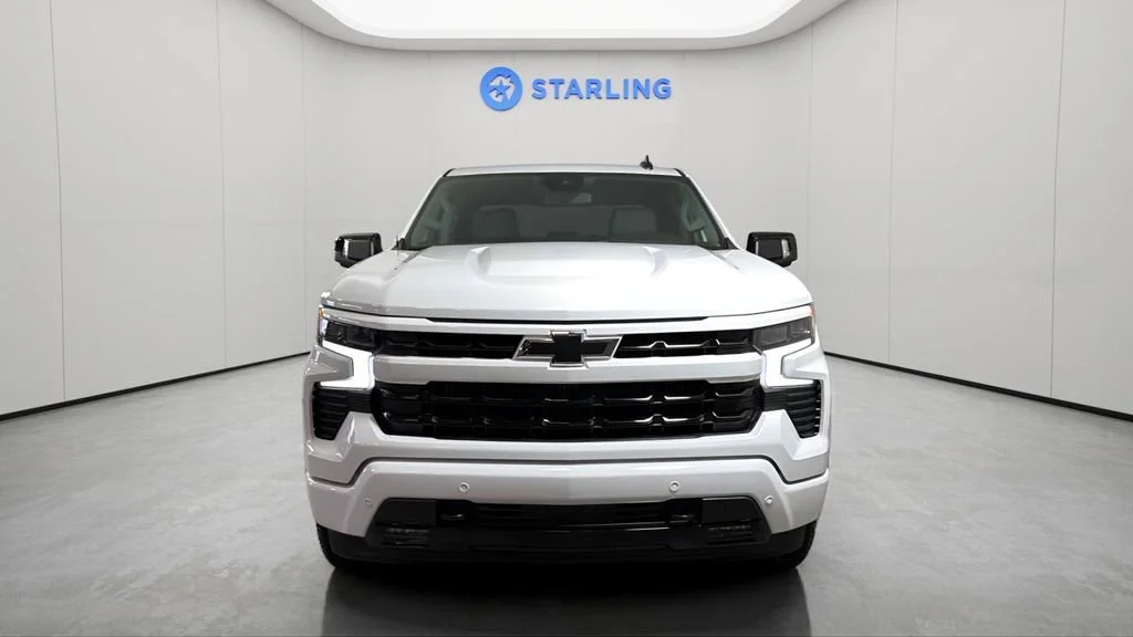 Used 2025 Summit White Chevrolet RST image 15