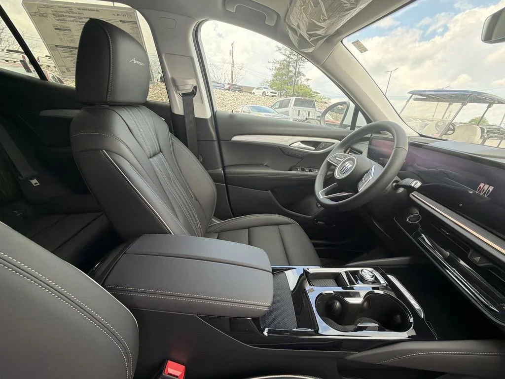 New 2026 Iridescent White Tricoat Buick Avenir image 15
