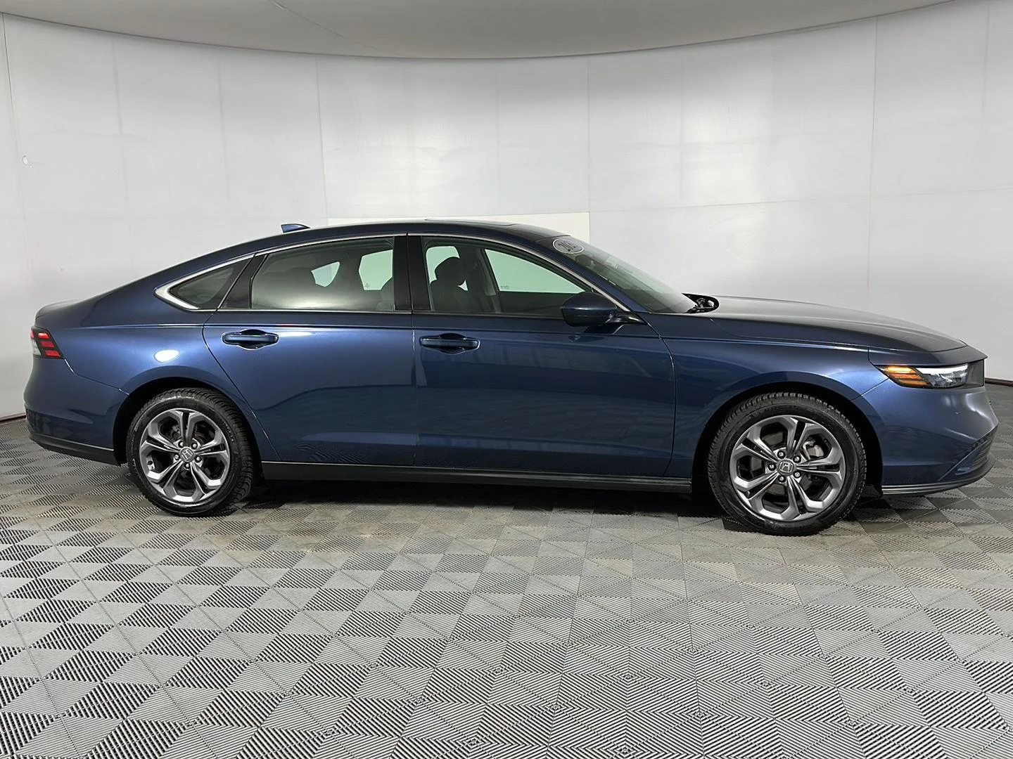 Used 2023 Canyon River Blue Metallic Honda EX image 23