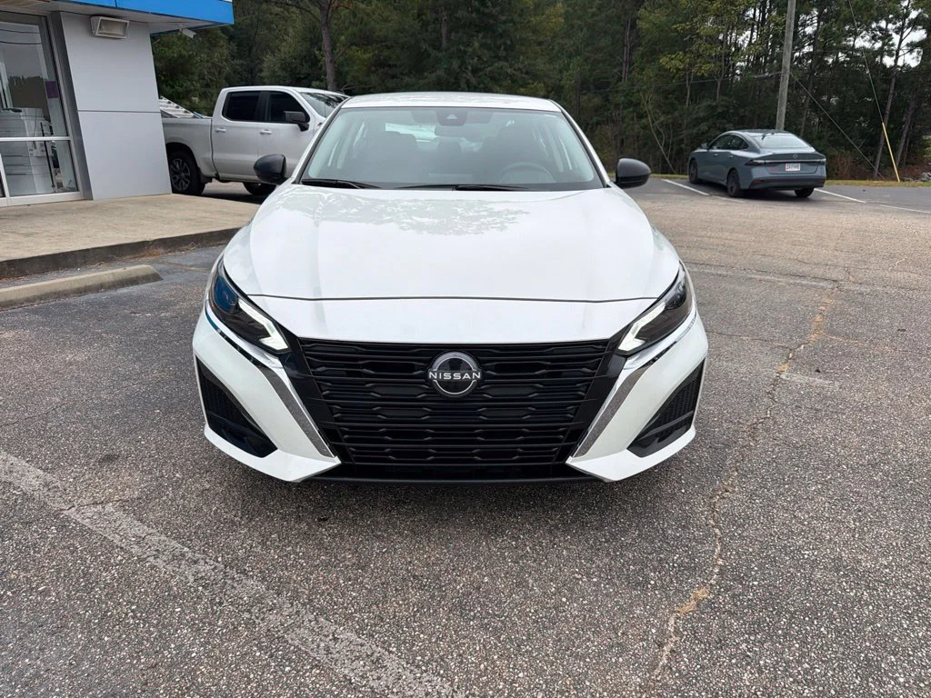 Used 2025 White Nissan SV image 8
