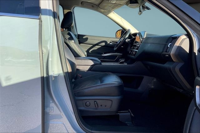 Used 2023 Gray Nissan Platinum image 7