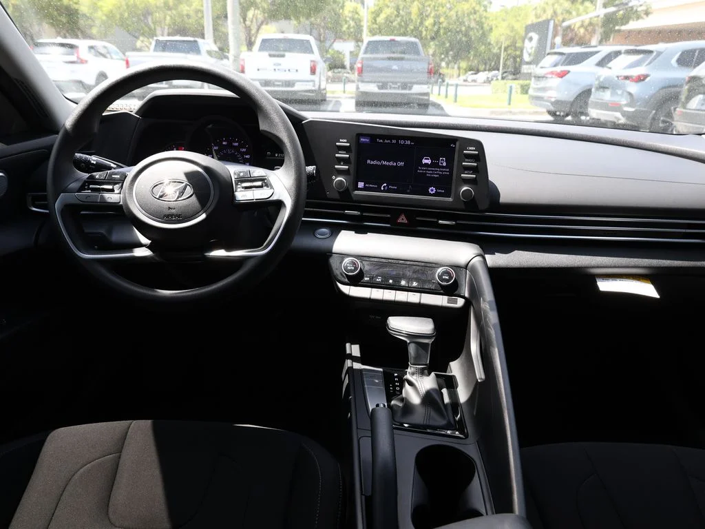 Used 2023 Black Hyundai SEL image 19