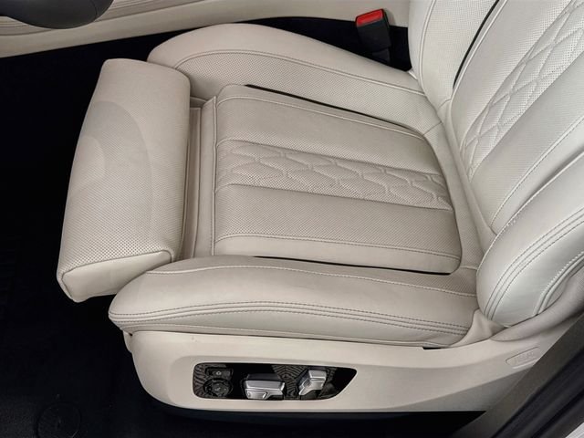 New 2027 White Metallic BMW xDrive40i image 20
