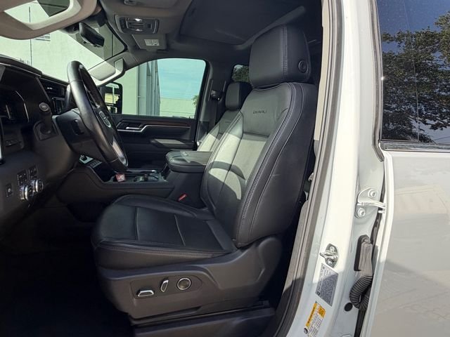 Used 2025 White GMC Denali image 13