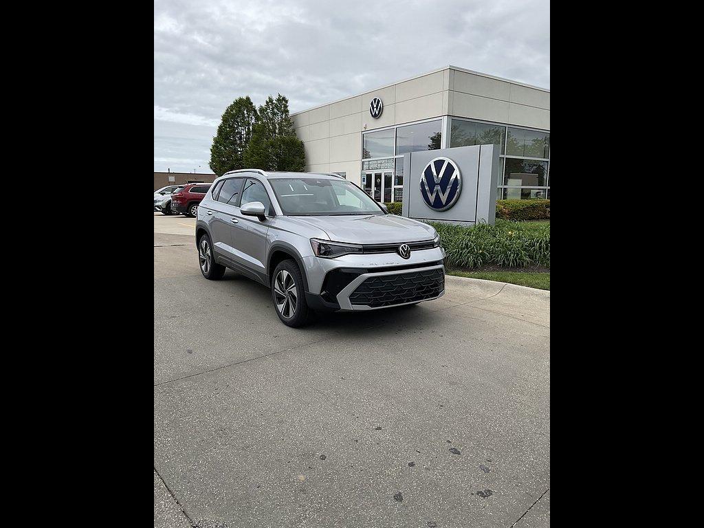 2026 Volkswagen Taos 1.5T SE 4Motion's photo