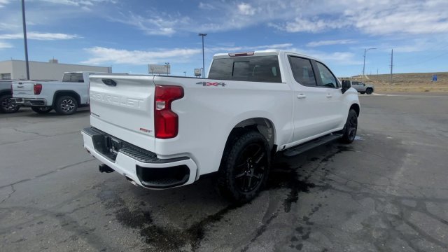 Used 2024 Summit White Chevrolet RST image 8