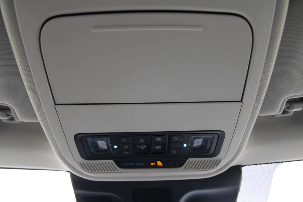 Used 2025 Space Silver Ford Active image 40