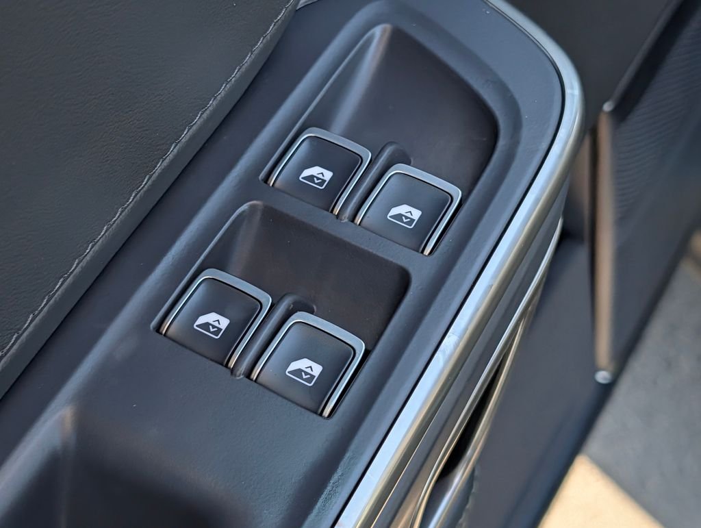2024 Rivian R1S Adventure - Photo 19