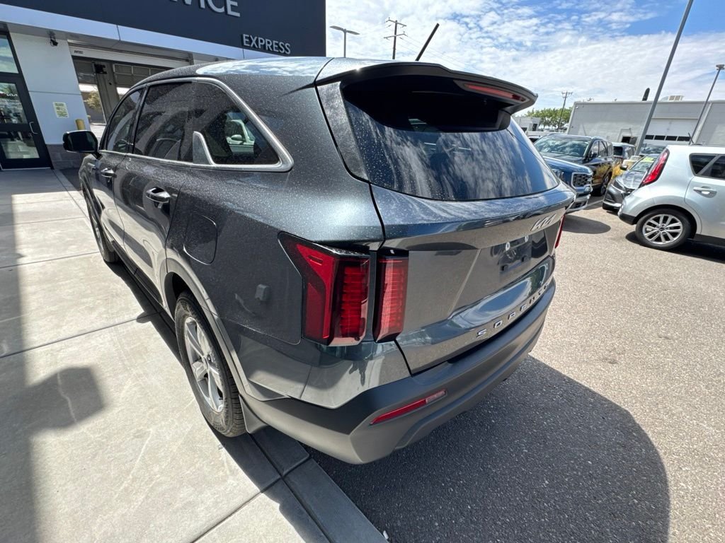 Used 2022 Gray Kia LX image 9
