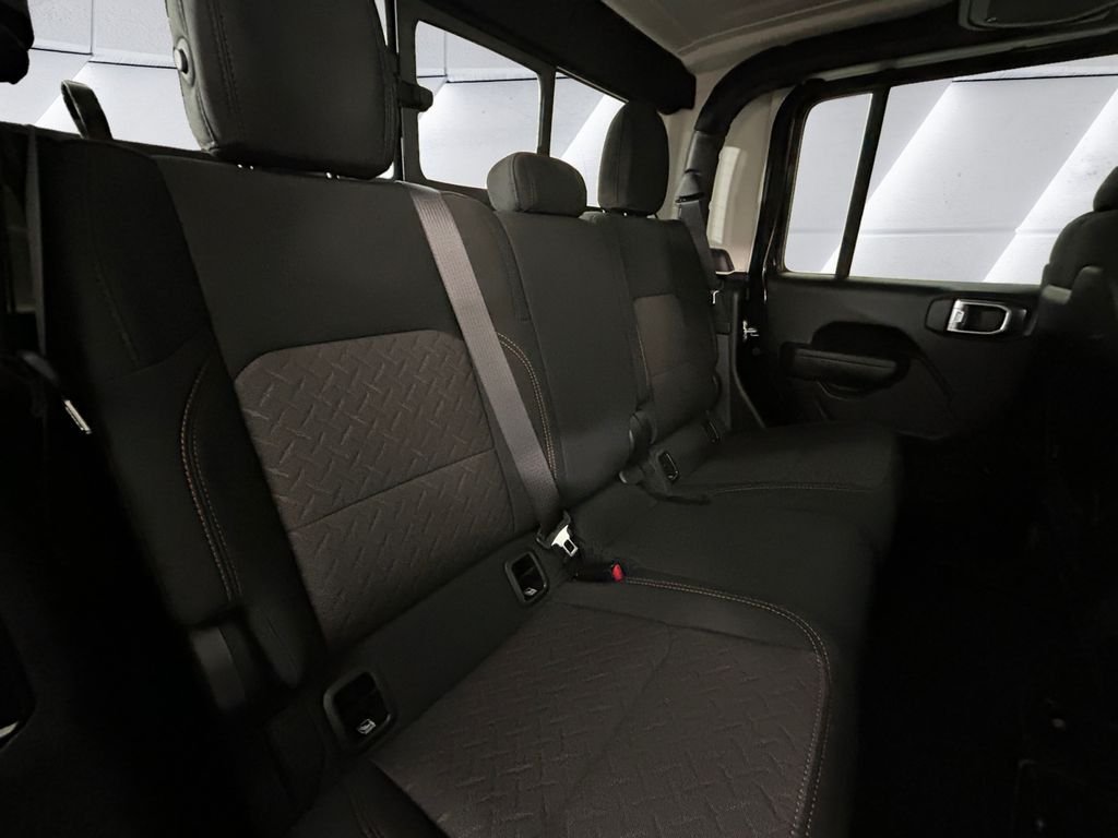 2025 Jeep Gladiator Mojave - Photo 16