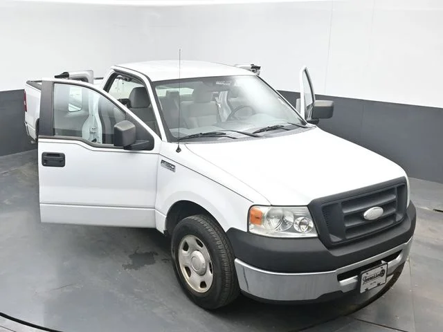Used 2007 White Ford  image 44