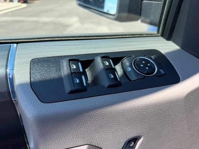 Certified Used 2019 Velocity Blue Metallic Ford XLT image 17
