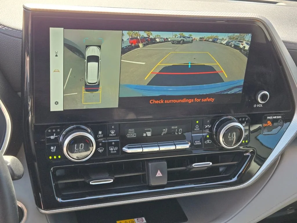 Used 2024 Wind Chill Pearl Toyota LE image 21