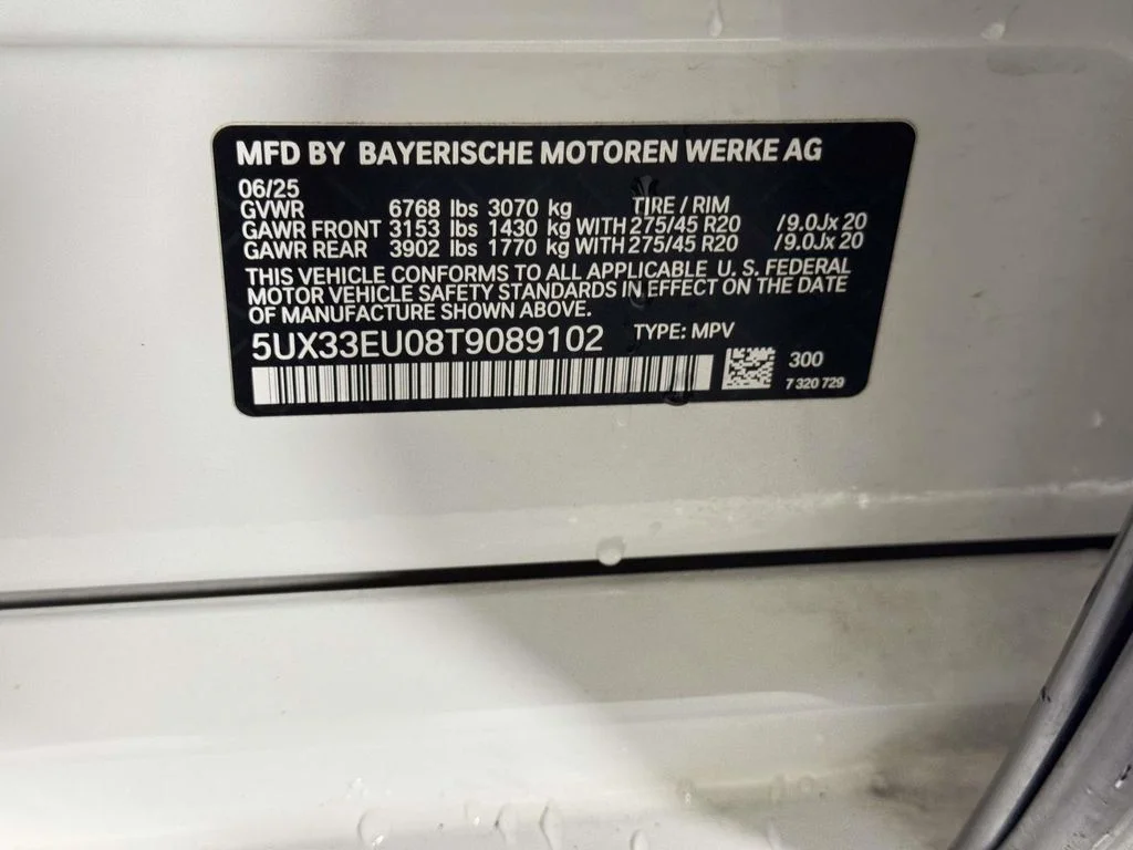 Used 2026 White BMW M60i image 16
