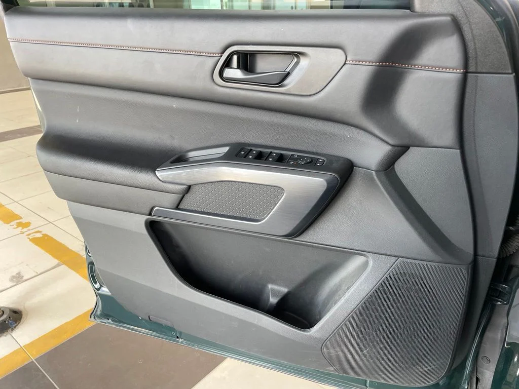 Used 2025 Black Nissan Rock Creek image 9